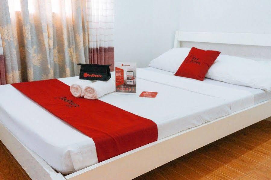 Reddoorz Plus Near Talisay Town Center Dış mekan fotoğraf
