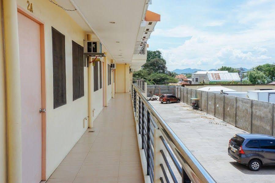 Reddoorz Plus Near Talisay Town Center Dış mekan fotoğraf